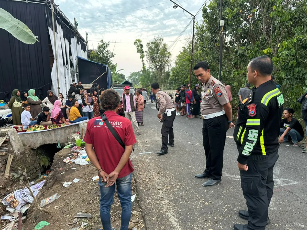 Rem Blong di Jalan Menurun, Truk Tabrak Kerumunan Hajatan di Gucialit Lumajang