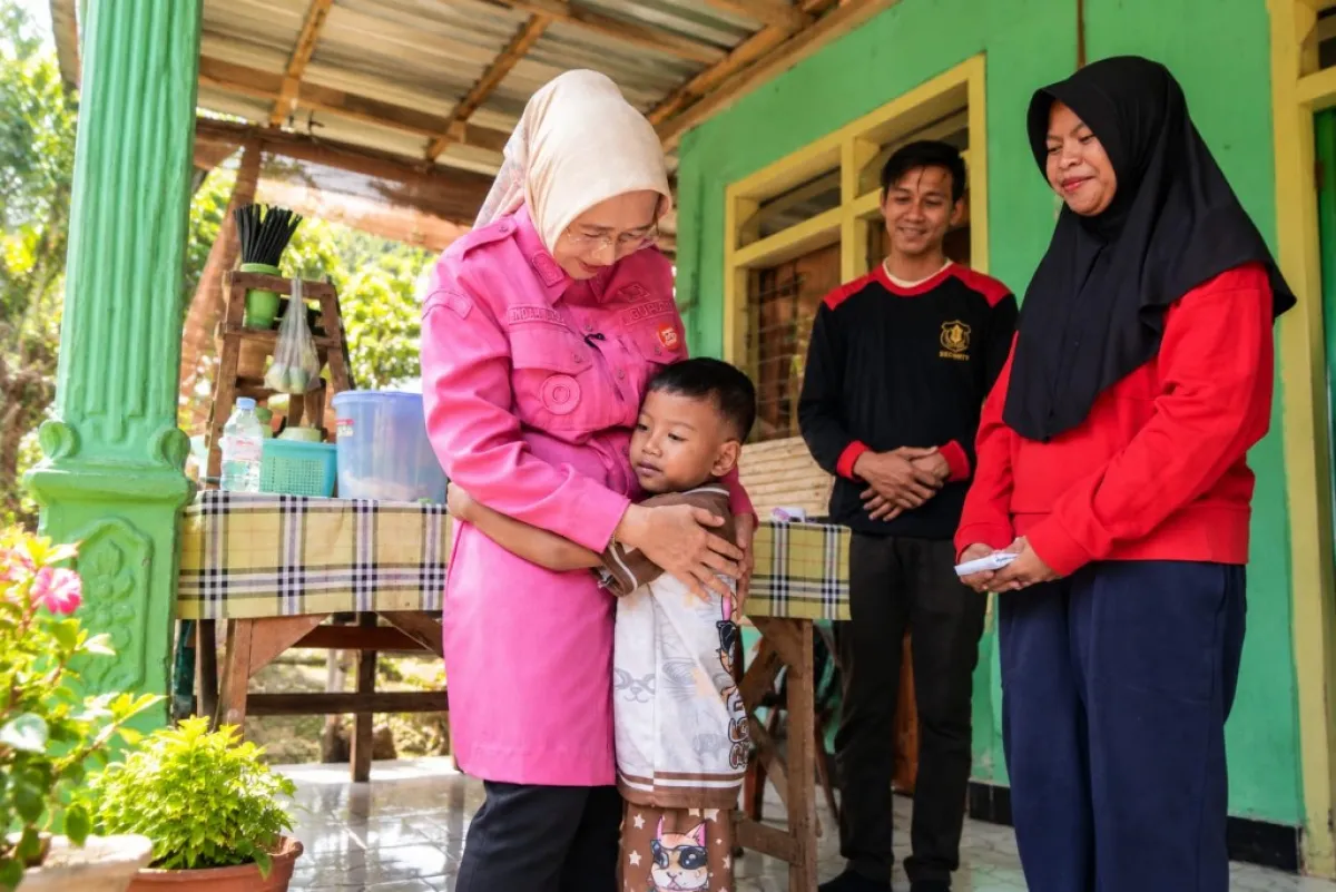 Jelang Operasi Jantung di India, Bupati Lumajang Beri Semangat untuk Arga