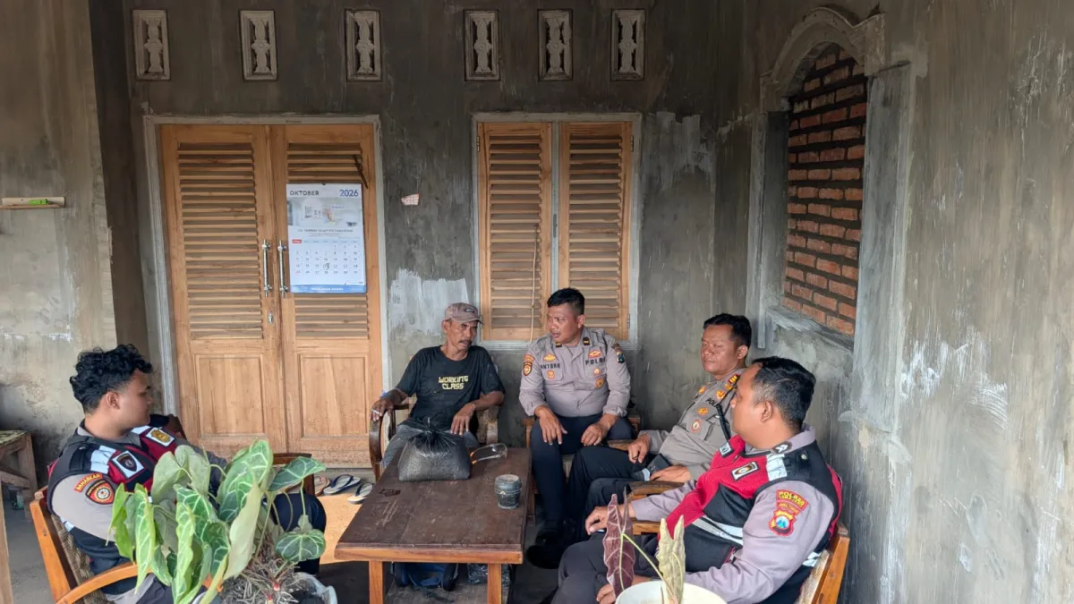 Jaga Kamtibmas Tetap Kondusif, Patroli Perintis Presisi Polres Lumajang Sasar Warga Lewat Dialogis