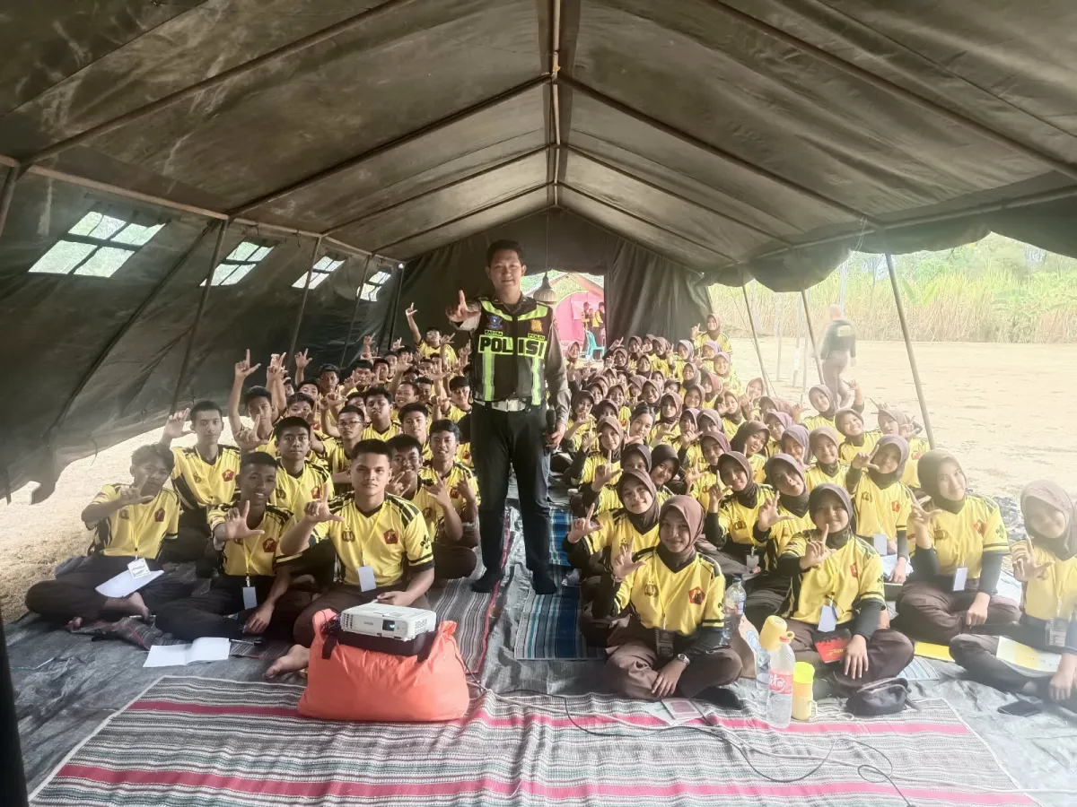 Tanamkan Budaya Tertib Lalu Lintas, Satlantas Polres Lumajang Bekali Saka Bhayangkara Edukasi Safety Riding