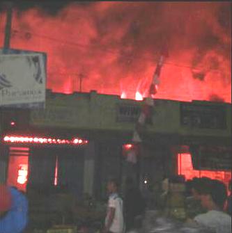 Puluhan Kios Pedagang Pasar Tempah Lumajang Hangus Terbakar