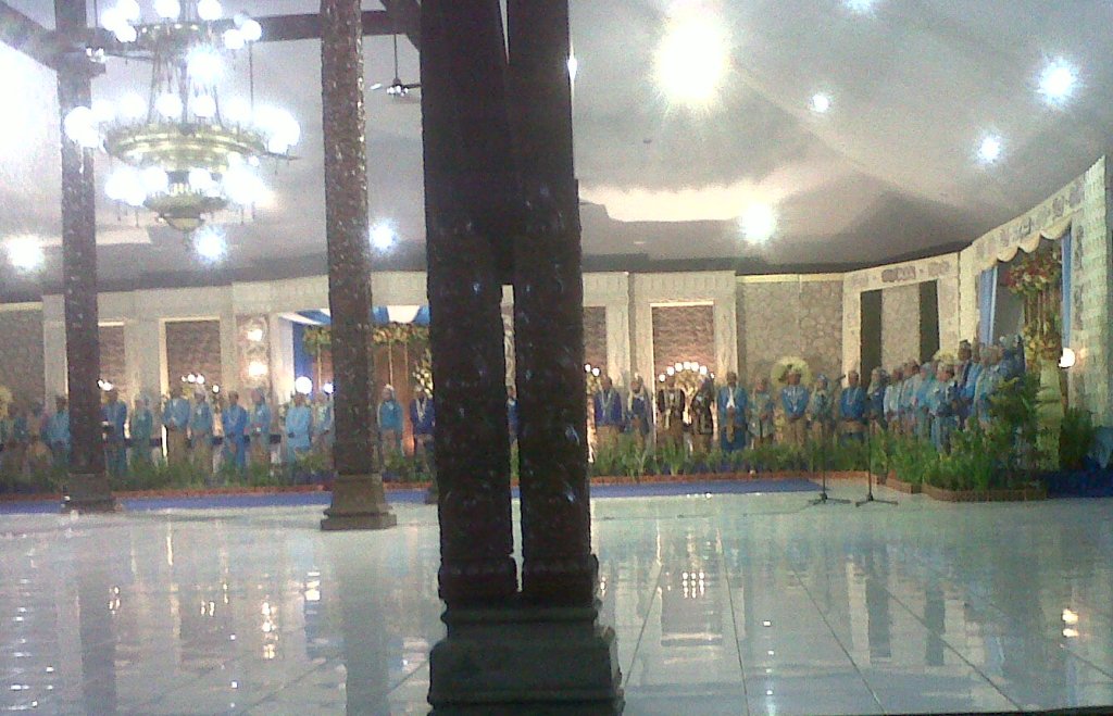 Puluhan Penganten Nikah di Pendopo Lumajang