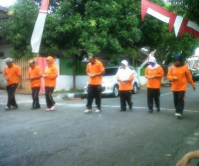 Ciptakan Kebersamaan, BPBD Lumajang Gelar Lomba Makan Krupuk