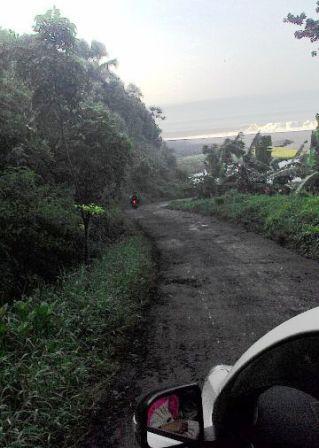 Rusak Total, Melintas Dijalan Menuju Tempursari Bikin Kapok