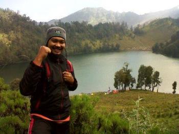 Catatan Pendakian Pimred Lumajangsatu.com Ke Danau Terindah di Dunia