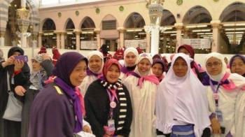 125 Jamaah Umroh PT Wardah Ziarah Ke Makam Rossullah Sebelum Berangkat Ke Mekkah