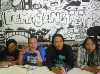 Kontras : Sebelum Dibunuh Dengan Batu, Salim Kancil Sempat Disetrum dan Digergaji di Balai Desa