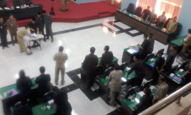 Alhamdulillah.....!!! Deadlock 4 Bulan Akhirnya Pembahasan RAPBD Lumajang Dilanjutkan