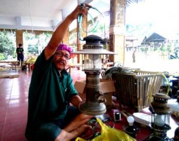 Lampu Petromax Djaman Perjuangan dan Lampu Botol Kuno Akan Hiasi LoemadjangDjadoel2015
