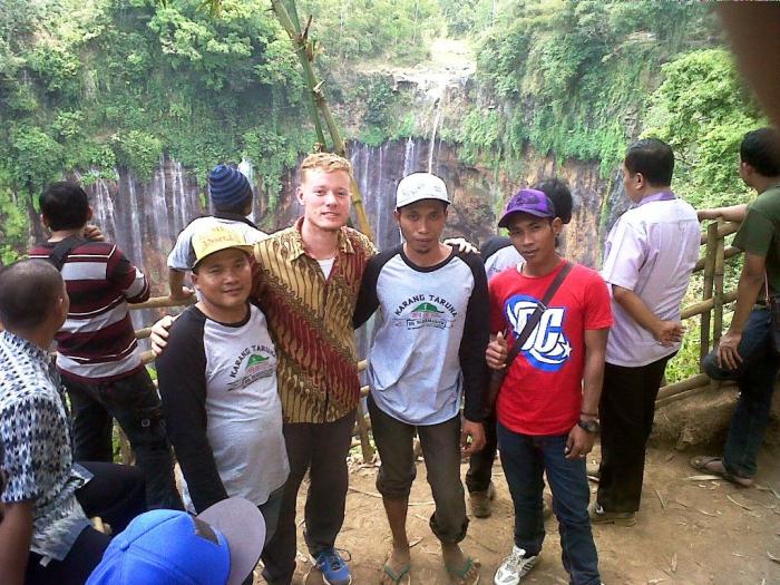 Pokdarwis Tumpak Sewu Jalin Persahabatan Sejumlah Wisatawan Mancanegara