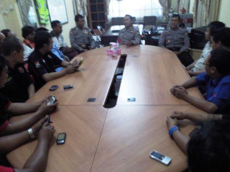 Kapolres Ajak Makan Siang Insan Jurnalis Lumajang