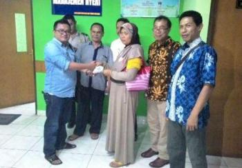 Fraksi Demokrat Lumajang Jenguk Korban Tragedi Sadis Selok Awar-awar di RSSA Malang