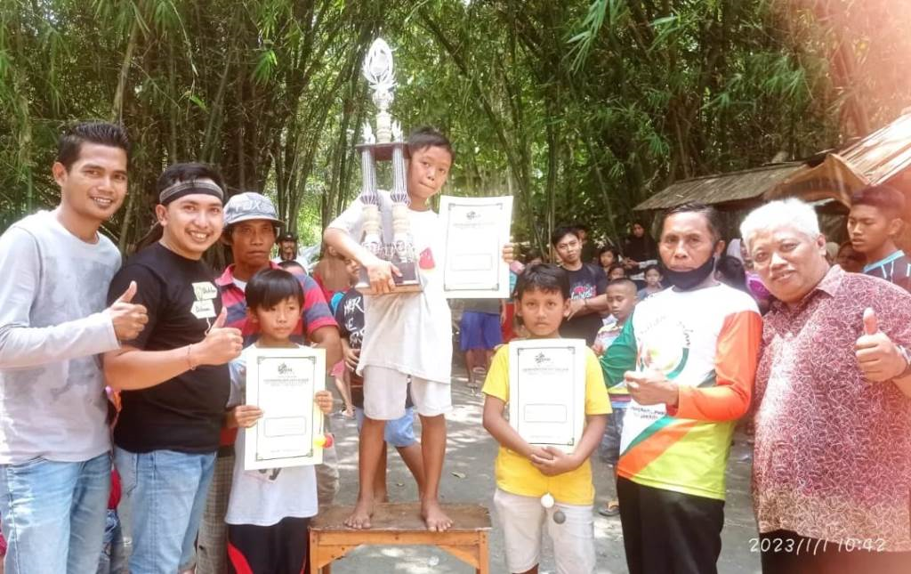 Ananda Eka Mojosari Jawara Lomba Etek - Etek se Lumajang 2023