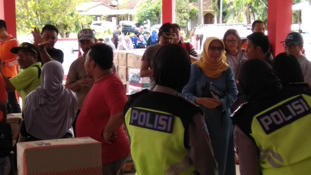 Bunda Indah Apresiasi Kepedulian Warga Lumajang di Banjir Rowokangkung