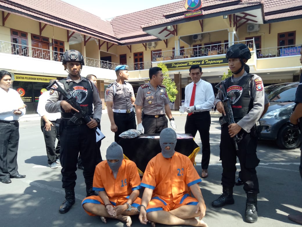 Deny dan Galuh Jual Pil Koplo Usai di PHK dari Pabrik Kayu Lumajang