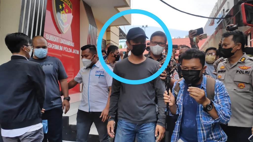 Polda Jatim Ringkus Penendangan Sesaji di Gunung Semeru Lumajang