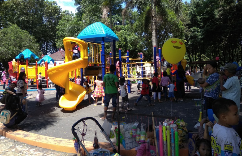 Agar Tak Cepat Rusak, Play Ground ALun-alun Lumajang Harus Dijaga