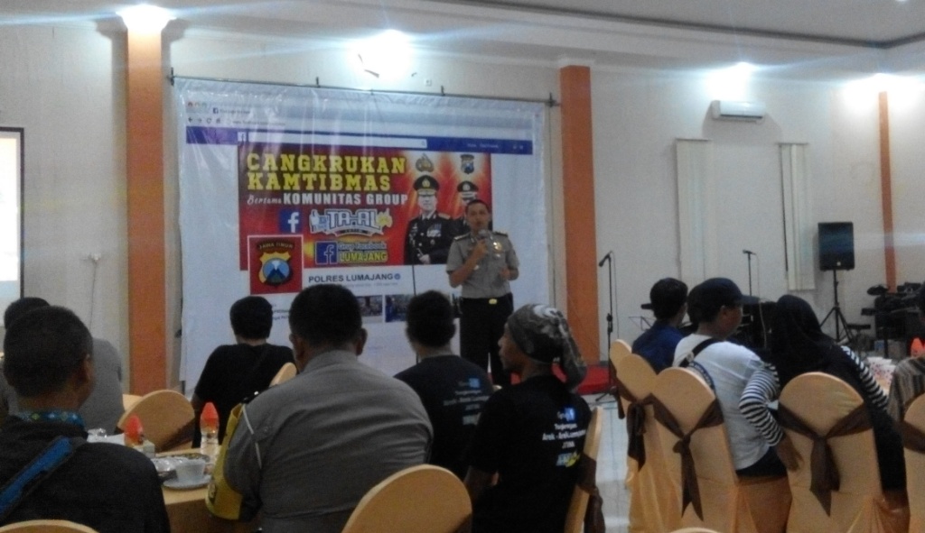 Kapolres AKBP Raydian Kokrosono SIK Cangkrukan Kamtibmas Bersama Facebooker Lumajang dan TA-AL