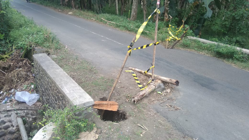 Jembatan Banyuputih Kidul Berlubang, Bergelombang dan Nyaris Ambruk