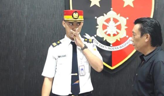 Abdul Nekat Jadi Pengawai PT KAI Gadungan Demi Memikat Hati  Gadis Pujaan
