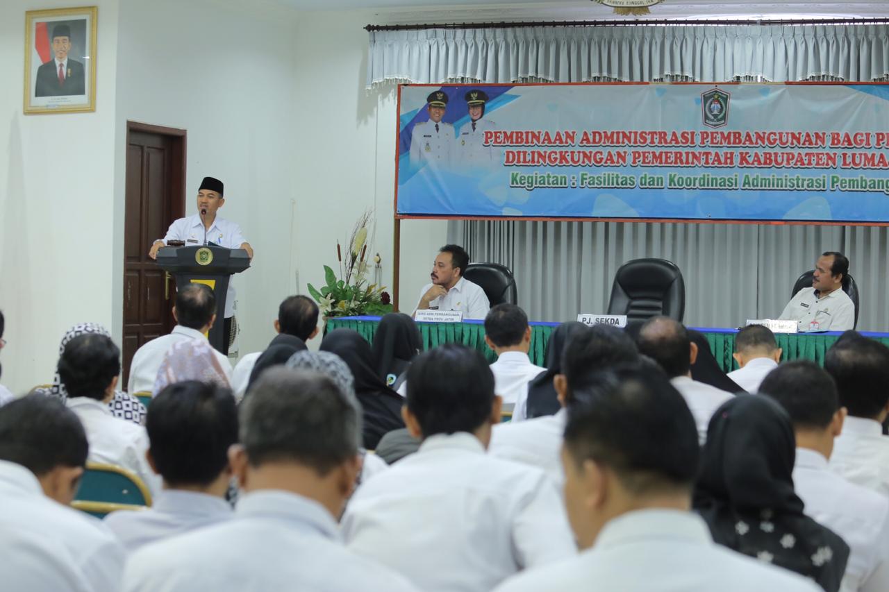 PJ Sekda Lumajang saat memberikan sambutan di Pembinaan PPK/PPTK.