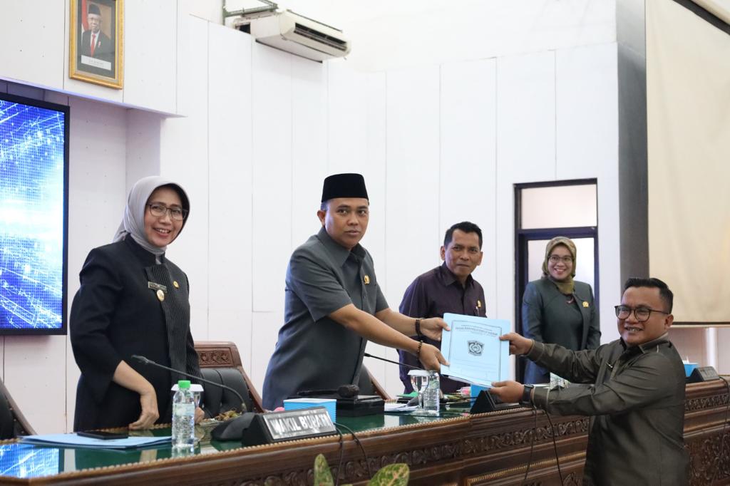 DPRD Lumajang Gelar Paripurna II Dengan Tiga Agenda