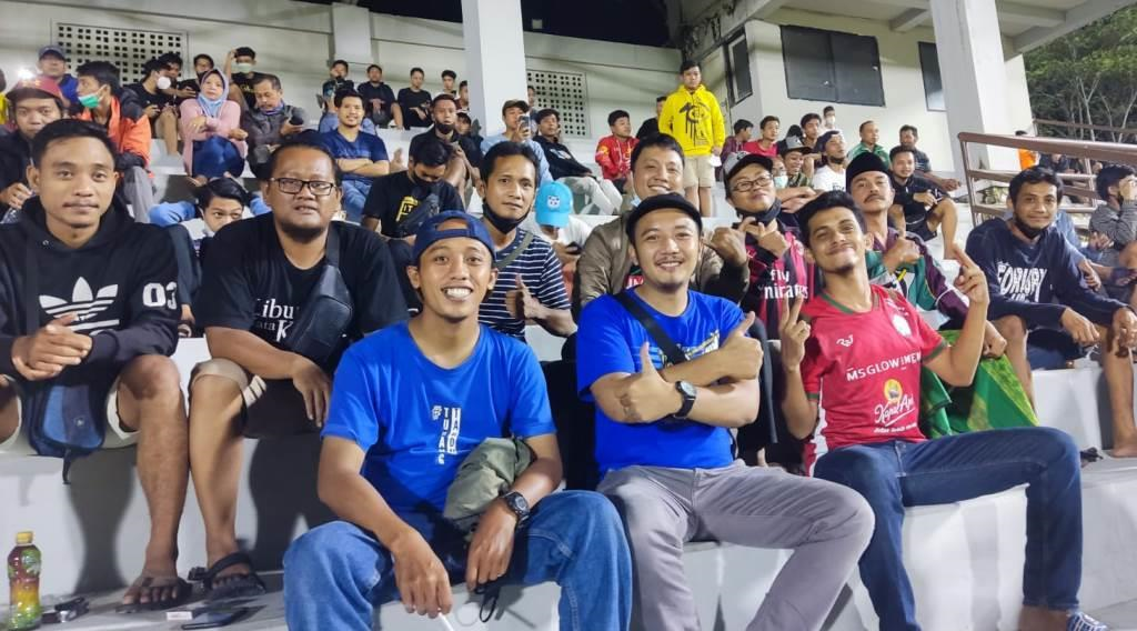 Timnas Legend Lawan Klub Bupati Lumajang Sedot Ribuan Penonton