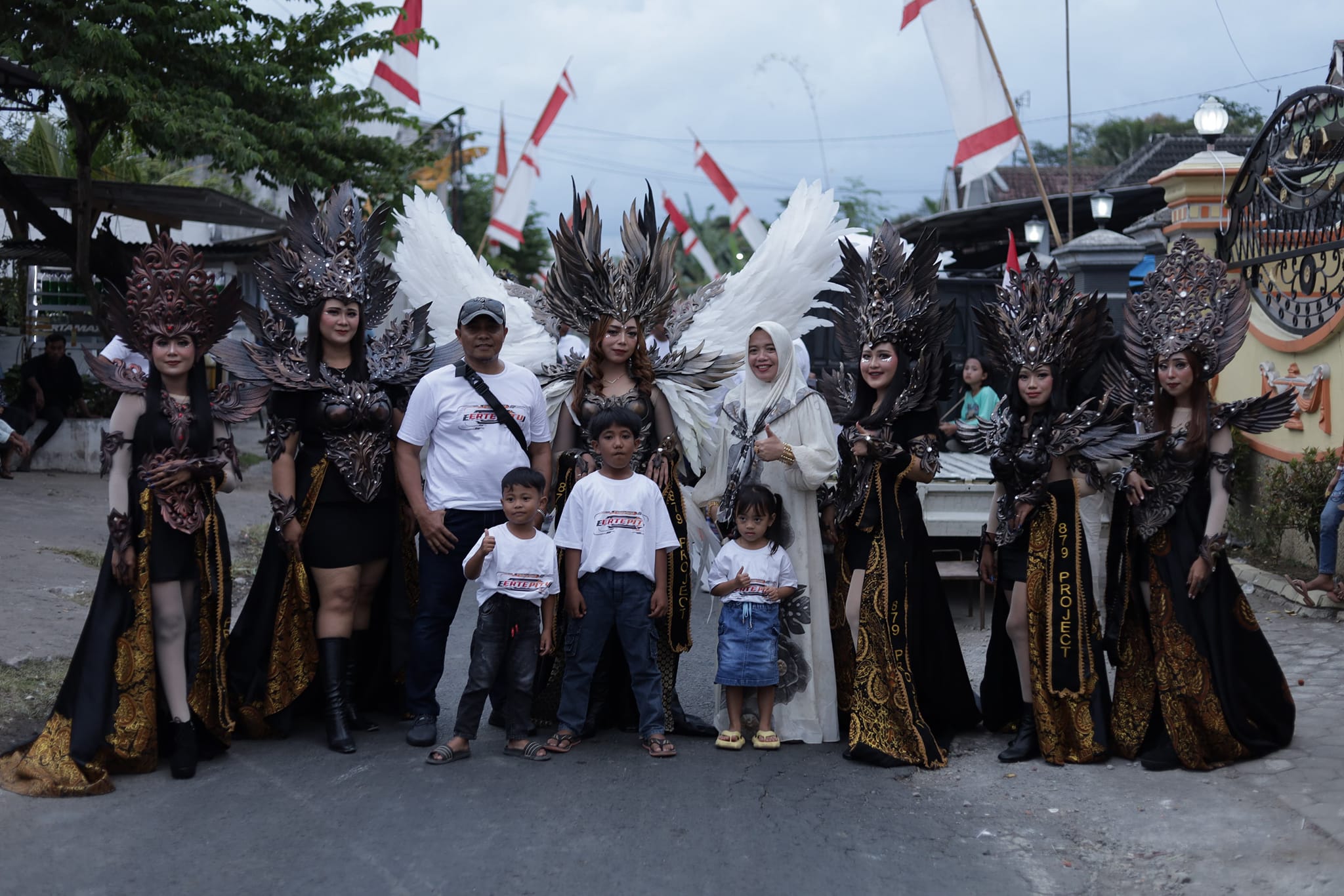Memukaunya Kostum Peserta Karnaval Kedawung Padang Lumajang