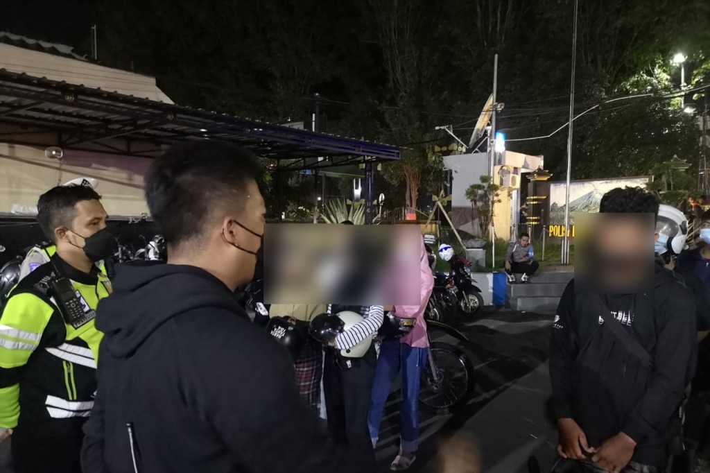 Razia Malam Minggu Polisi Lumajang Temukan Remaja Bawa Celurit