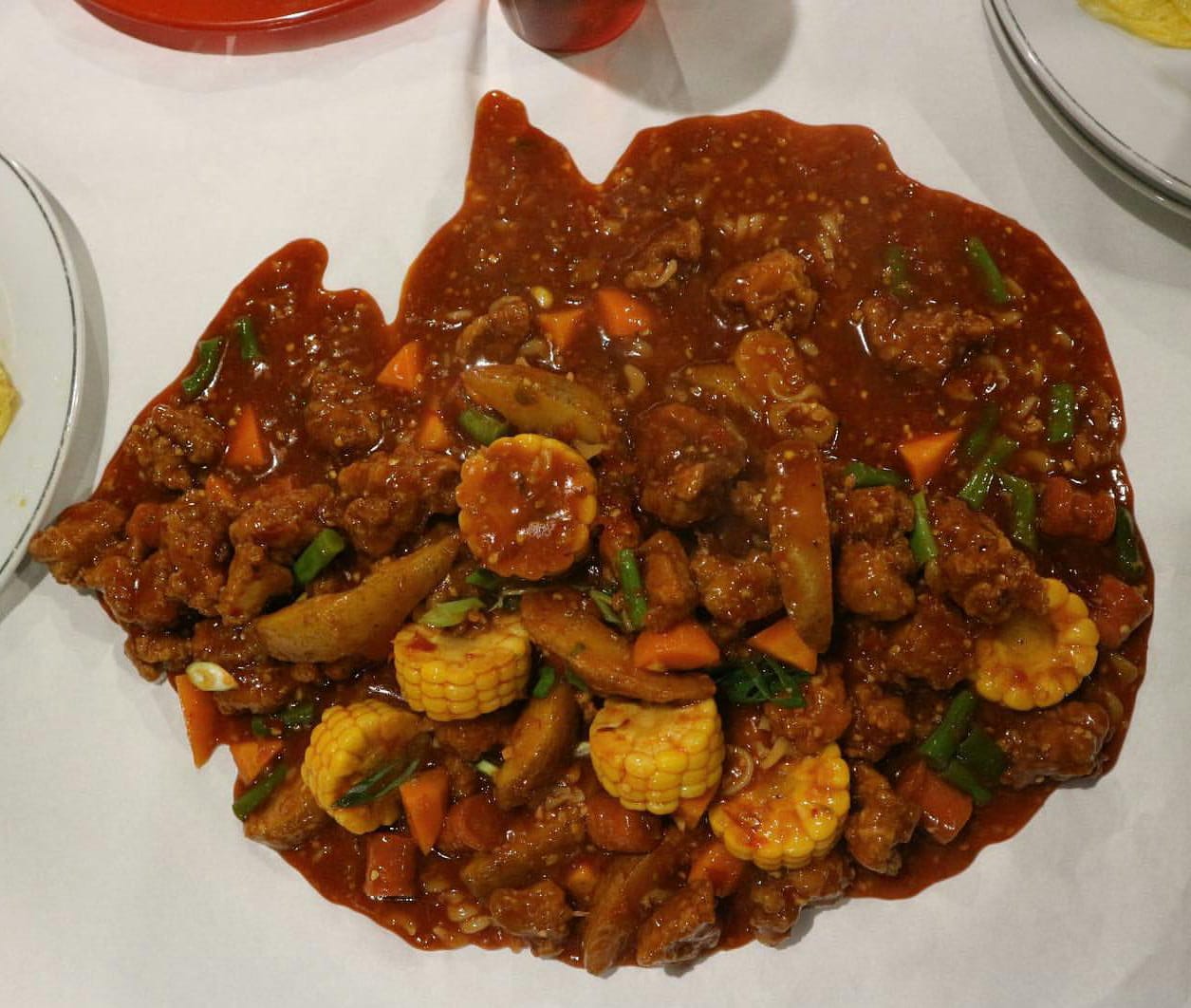 Menikmati Lezat dan Uniknya Penyajian di Ayam Sawce