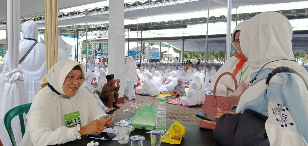 Ribuan Jama'ah Majelis An-Nadliriyah Banjiri Alun - Alun Lumajang