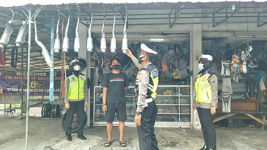 Satlantas Polres Lumajang  Larang Penggunaan Knalpot Brong