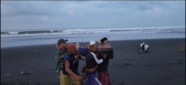 Akibat Terseret Ombak Nelayan di Lumajang Ditemukan Meninggal Dunia