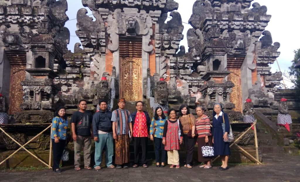 Do&#039;a Lintas Iman di Pura Mandara Giri Semeru Agung Untuk Rohingya