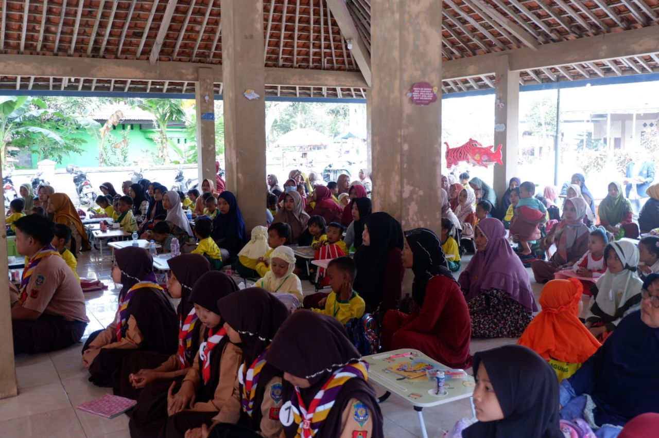 Kelompok 61 Mahasiswa Membangun Desa (MMD) Universitas Brawijaya menggelar Festival Literasi di Desa Ledoktempuro, Kecamatan Randuagung